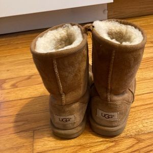 Girls size 4 Ugg boots